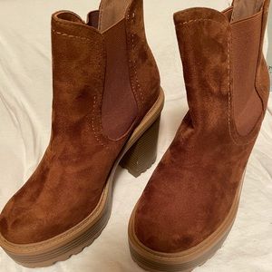Brown suede block heel boot